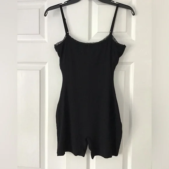 SKIMS Soft Lounge Lace Scoop Onesie | Onyx - Picture 6 of 11